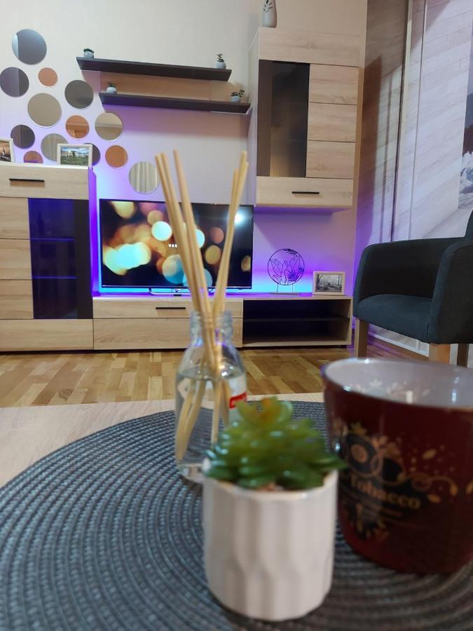Apartman Espresso Sa Parkingom Sremska Mitrovica Extérieur photo