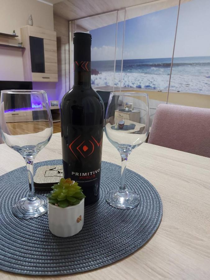 Apartman Espresso Sa Parkingom Sremska Mitrovica Extérieur photo