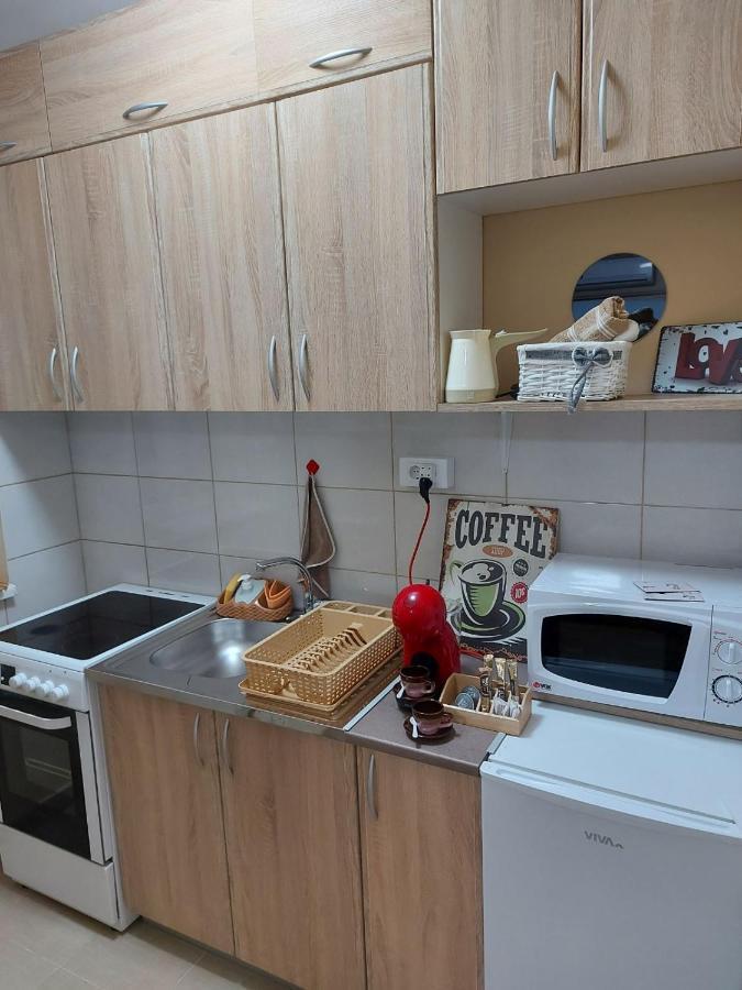 Apartman Espresso Sa Parkingom Sremska Mitrovica Extérieur photo