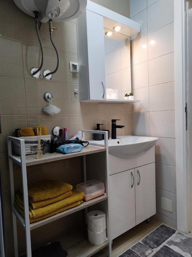 Apartman Espresso Sa Parkingom Sremska Mitrovica Extérieur photo