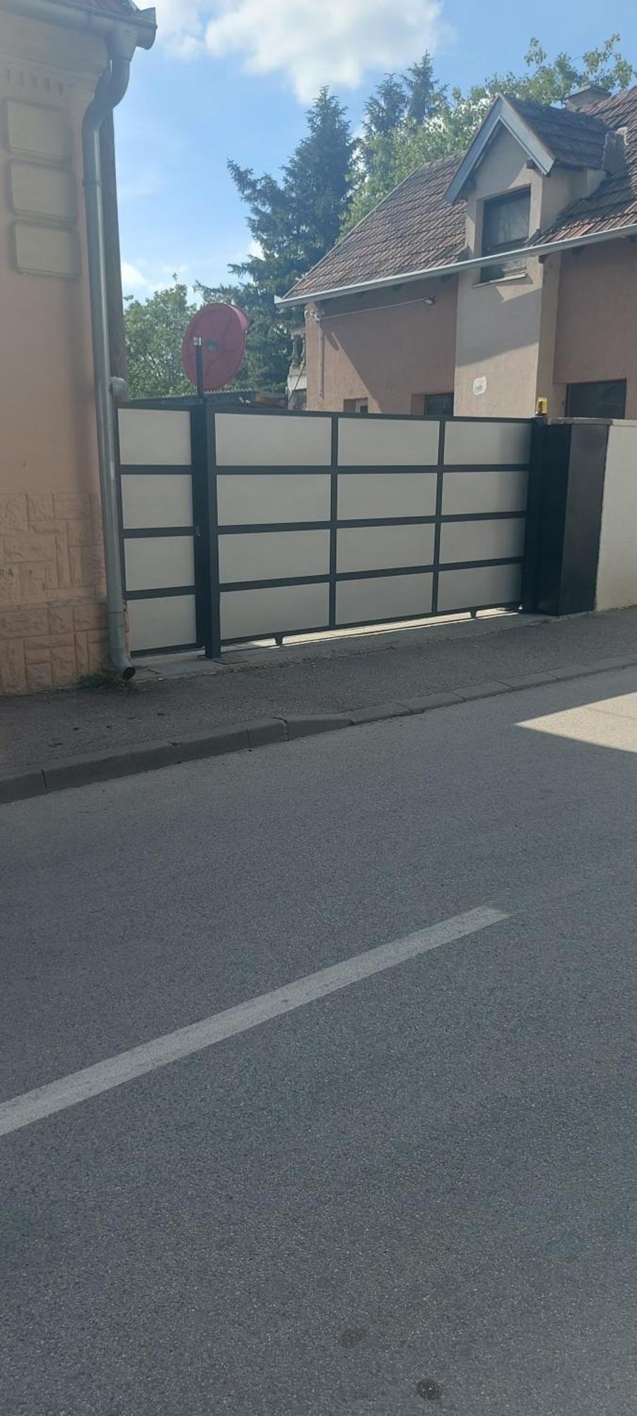 Apartman Espresso Sa Parkingom Sremska Mitrovica Extérieur photo